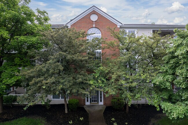 The Reserves of Saddlebrook Condos in Florence, KY - Building Photo - Building Photo