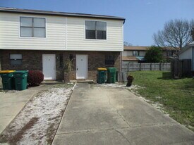 206 Ann Cir in Destin, FL - Building Photo