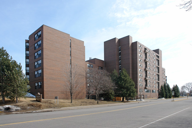 Calvary Center Apartments in Golden Valley, MN - Building Photo - Building Photo