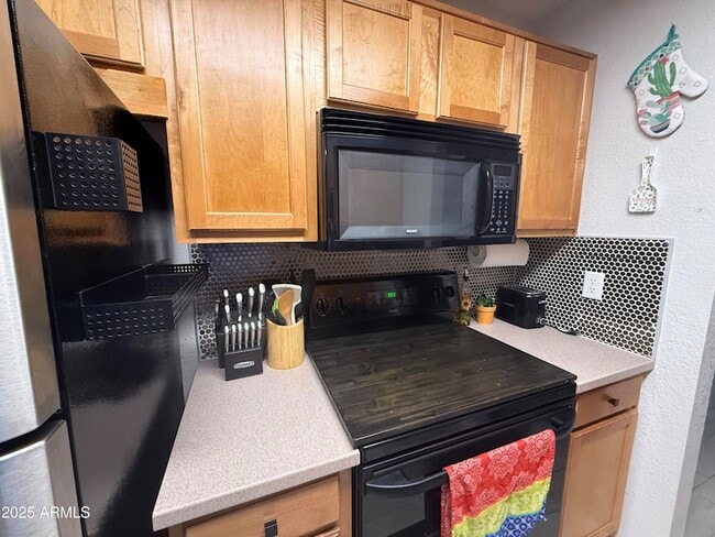 7550 N 12th St, Unit 139 in Phoenix, AZ - Building Photo - Building Photo