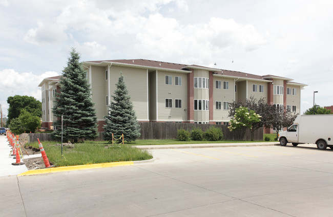 Hull Apartments in Des Moines, IA - Building Photo - Building Photo