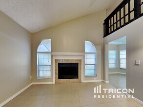 1261 Dockside Dr in Lutz, FL - Building Photo - Building Photo