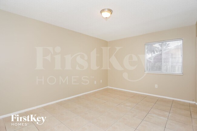 8666 SW 14th St in Pembroke Pines, FL - Building Photo - Building Photo