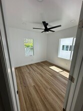 518 Rialto Ave, Unit A in Los Angeles, CA - Foto de edificio - Building Photo