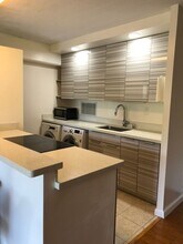 2333 Kapiolani Blvd in Honolulu, HI - Building Photo - Building Photo