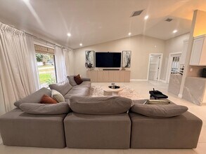 14191 Snowberry Dr in Wellington, FL - Building Photo - Building Photo