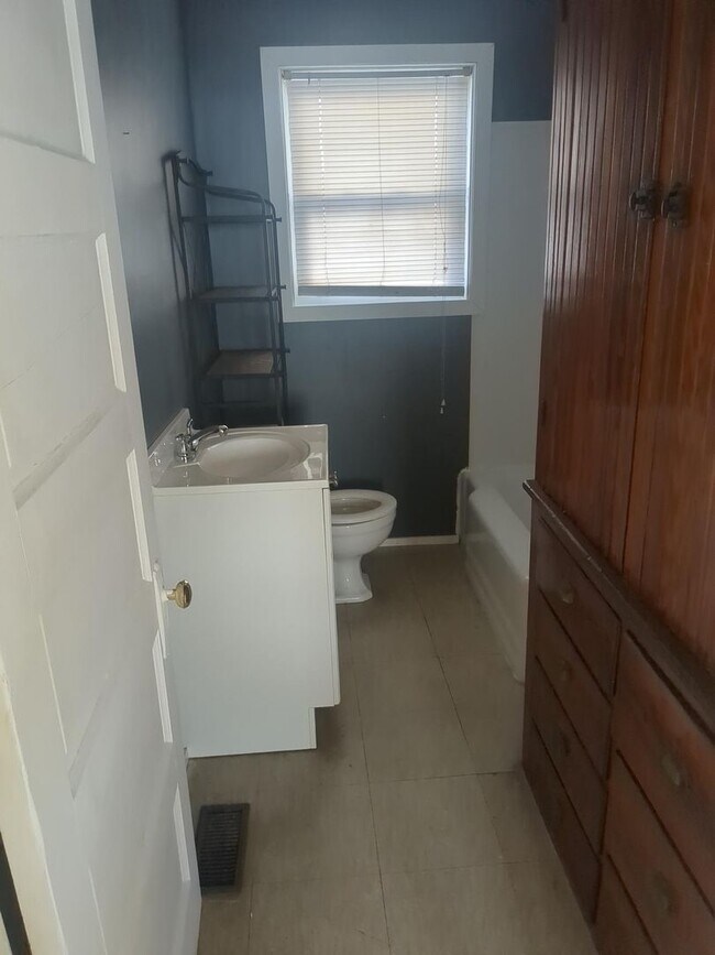 111 Walnut St in Nashua, NH - Building Photo - Building Photo
