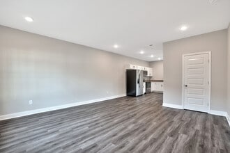 2500 Tiny Town Rd, Unit 2 Bedroom Unit in Clarksville, TN - Building Photo - Building Photo
