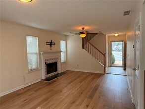 342 Cottonwood Creek Cir in Canton, GA - Foto de edificio - Building Photo