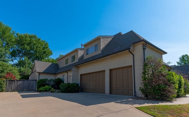 4601 E 108th Pl in Tulsa, OK - Foto de edificio - Building Photo