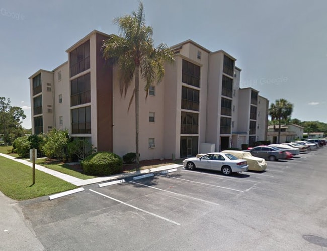 property at 5541 Bay Blvd