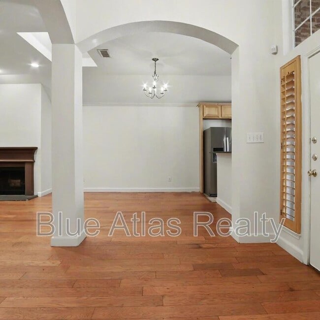 4905 Canberra Ln in Arlington, TX - Building Photo - Building Photo