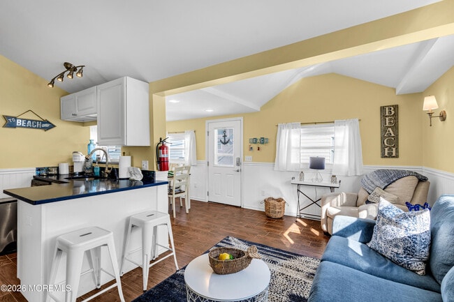 property at 112 W Tide Way