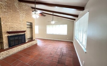 3815 Ridgeline Dr in San Antonio, TX - Building Photo - Building Photo