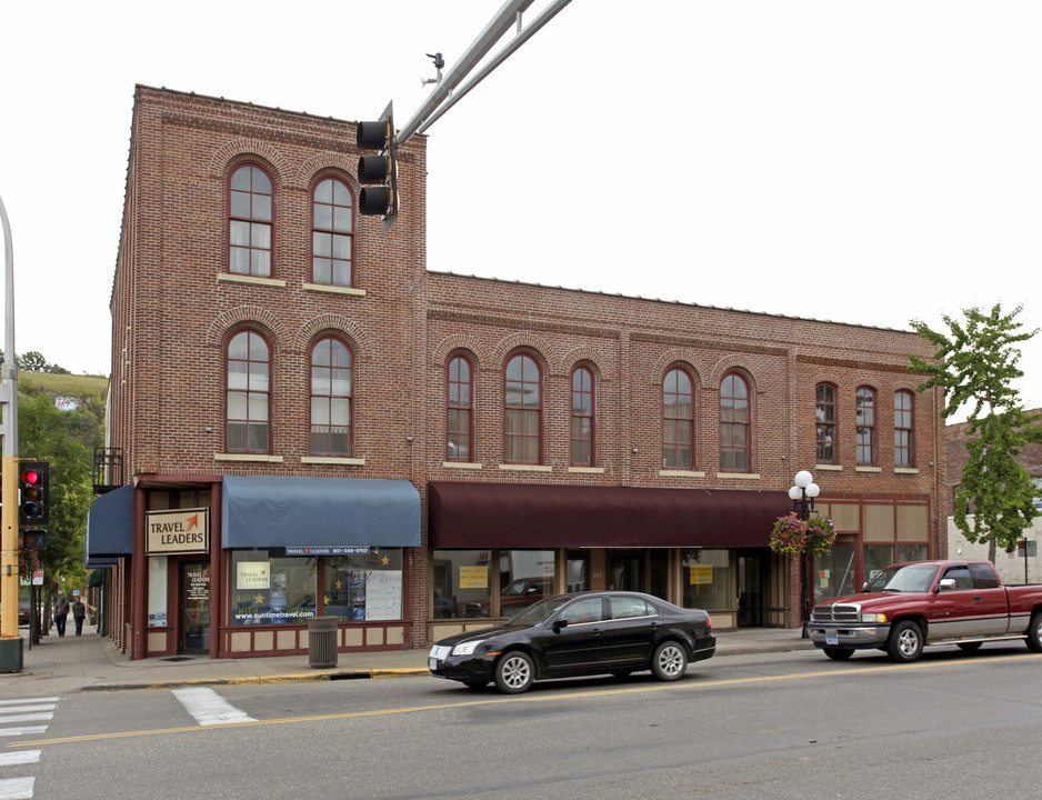 201-207 Plum St in Red Wing, MN - Building Photo