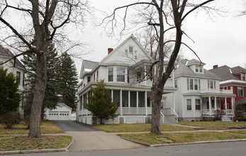 1047 Waverly Pl in Schenectady, NY - Building Photo - Building Photo