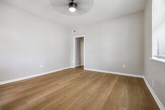 2395 Forest Ave, Unit Unit A in Memphis, TN - Building Photo - Building Photo