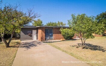 2710 68th St in Lubbock, TX - Building Photo - Building Photo