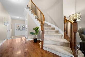 620 Braecreek Ave in Ottawa, ON - Building Photo - Building Photo