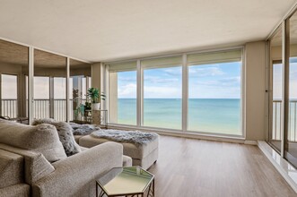 4051 Gulf Shore Blvd N in Naples, FL - Building Photo - Building Photo