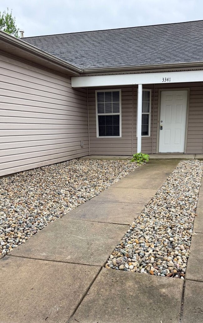 3341-3343 Hopkins Dr in West Lafayette, IN - Building Photo - Building Photo