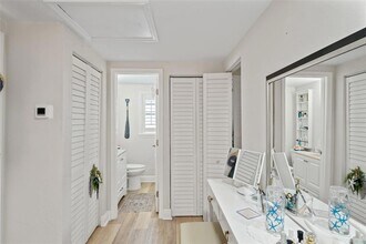 1980 Tahitian Pl in Dunedin, FL - Foto de edificio - Building Photo