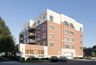 Park Place Condominiums in Elmwood Park, IL - Building Photo - Building Photo