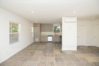 5451 Colfax Ave in North Hollywood, CA - Building Photo - Building Photo