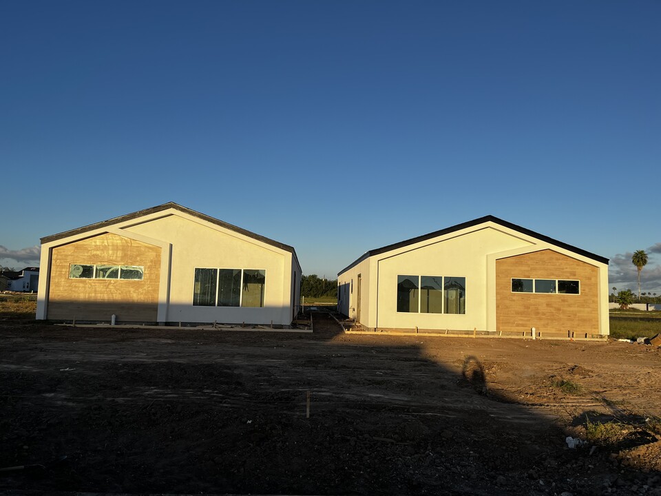 801 Sparrow Rd in Weslaco, TX - Building Photo