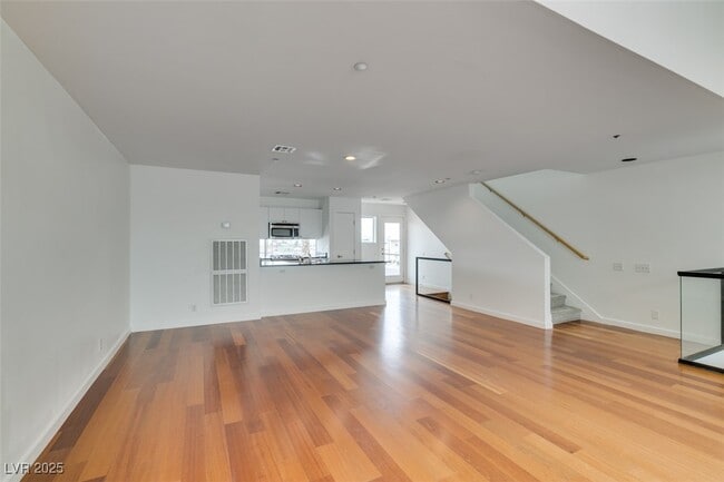 property at 1194 Carson Ave