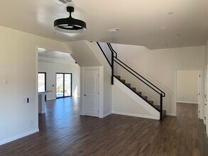 14425 Hardtree Dr in Lake Hughes, CA - Building Photo - Building Photo