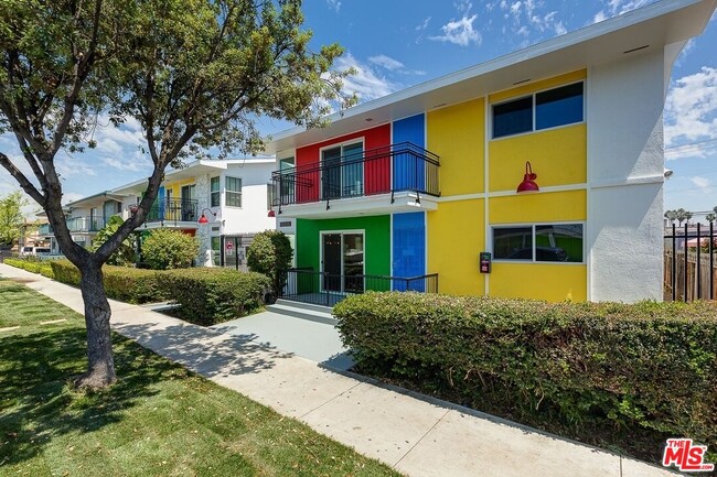 property at 1854 Pine Ave