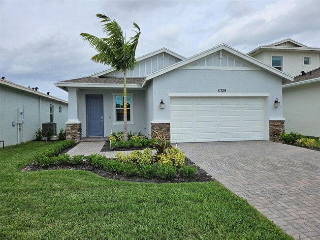 5729 Graceful Way in Delray Beach, FL - Foto de edificio - Building Photo