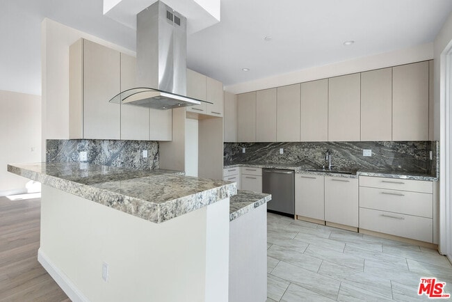 1429 S Bedford St in Los Angeles, CA - Building Photo - Building Photo