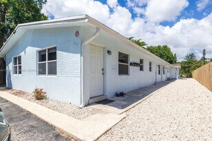 605 SW 14th Terrace in Fort Lauderdale, FL - Building Photo