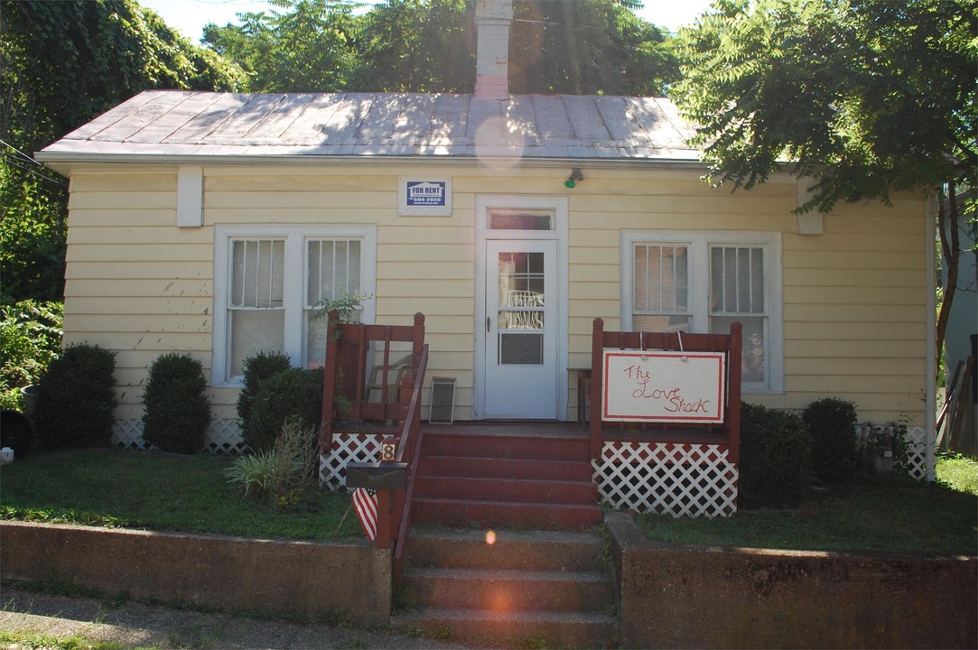 8 Foster Pl in Athens, OH - Building Photo