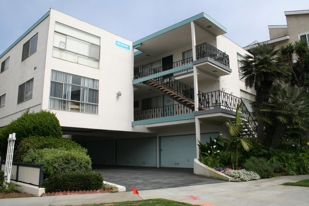 424 Esplanade LLC in Redondo Beach, CA - Foto de edificio