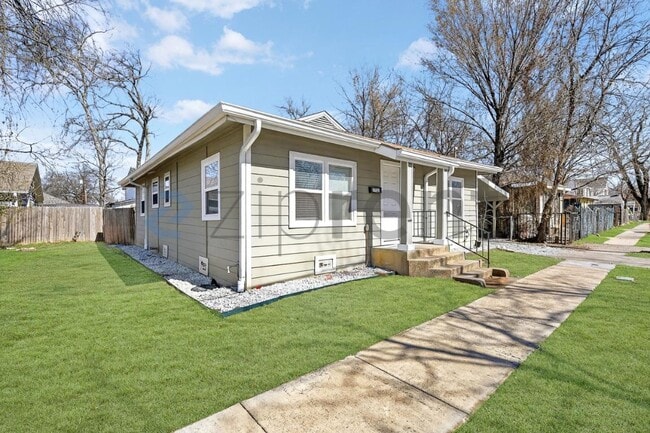 1731 Morris St in Dallas, TX - Foto de edificio - Building Photo