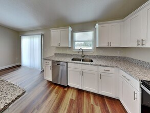 238 Locust Rd in Ocala, FL - Building Photo - Building Photo