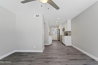 35 W Medlock Dr in Phoenix, AZ - Building Photo - Building Photo