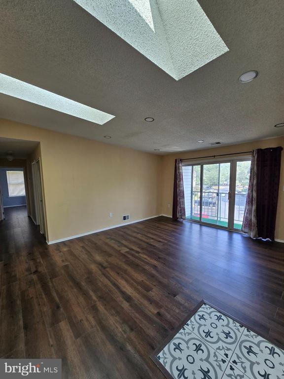 28 Holly Ct in Trenton, NJ - Building Photo - Building Photo
