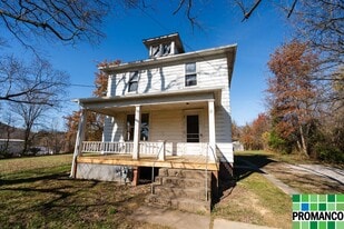 21 Moore Ave in Marietta, OH - Building Photo