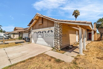 24148 Poppystone Dr in Moreno Valley, CA - Foto de edificio - Building Photo