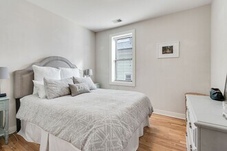 2235 W Wilson Ave, Unit 2233-3 in Chicago, IL - Building Photo - Building Photo