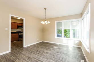 1462 Deerfield Rd in Deerfield, IL - Building Photo - Building Photo