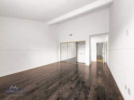 5820 Caminito Cardelina in San Diego, CA - Building Photo