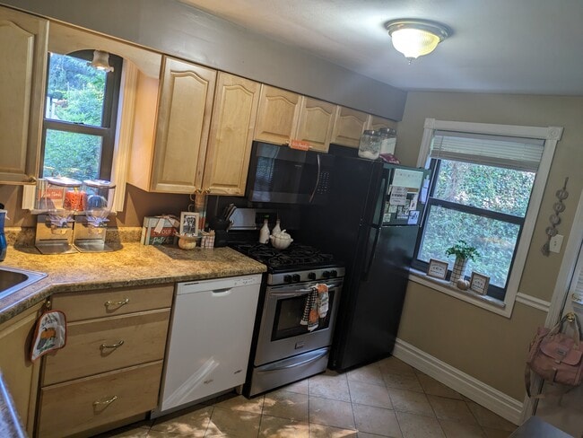 235 Frankfort Ave, Unit One - Downstairs in Pittsburgh, PA - Building Photo - Building Photo