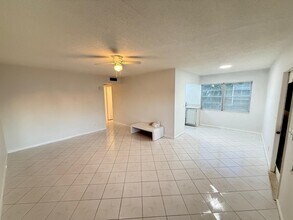 360 Fanshaw I in Boca Raton, FL - Building Photo - Building Photo