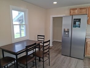 12 Tobacco Ln in Red Hook, NY - Building Photo - Building Photo
