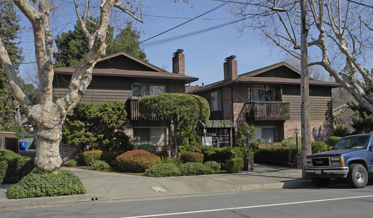2709 Central Ave in Alameda, CA - Foto de edificio